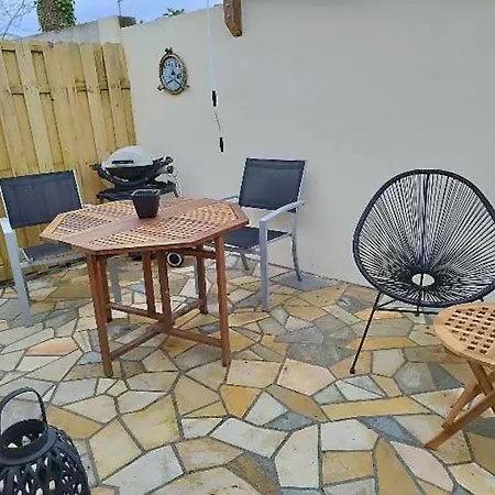 Apartment Studio Avec Terrasse